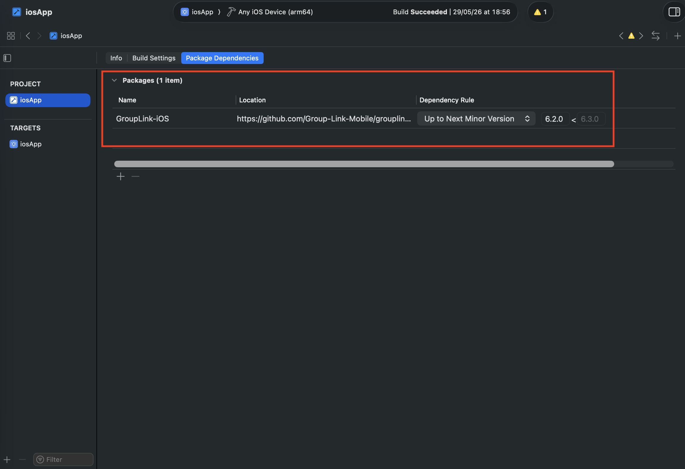 Aba Package Dependencies do projeto no Xcode, mostrando 1 item na lista de Packages. O pacote GroupLink aparece com a location apontando para o repositório do GitHub e a Dependency Rule definida como Up to Next Minor Version 6.2.0.